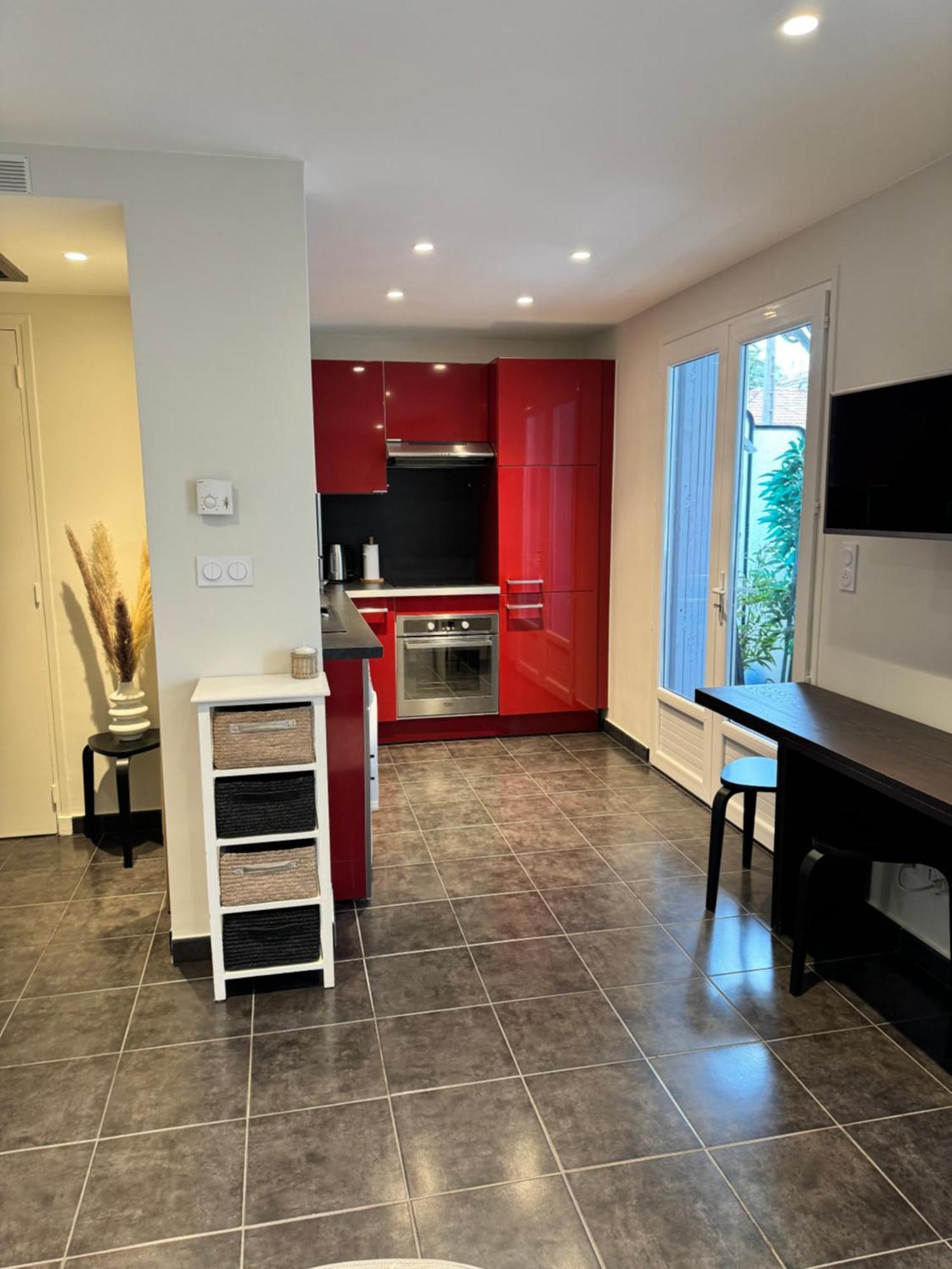 Apartment Studio Charmant